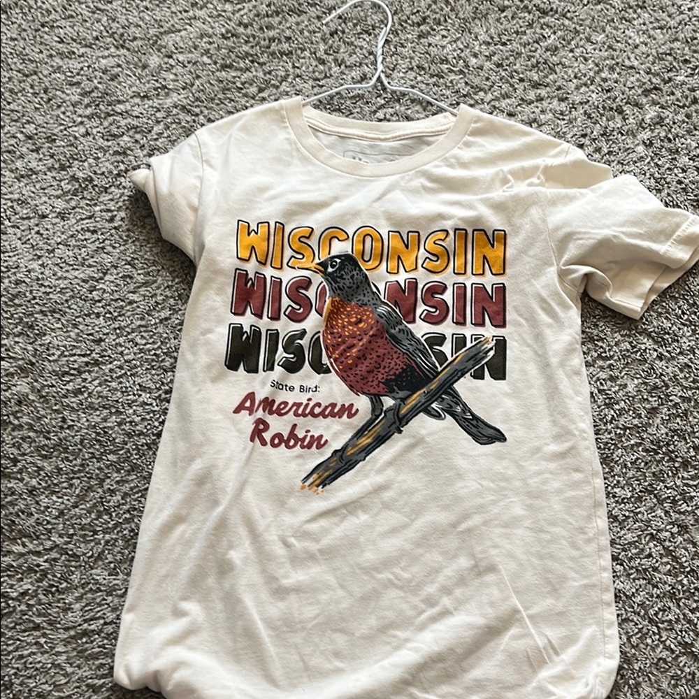 Wisconsin Graphic T-Shirt with Robin Design